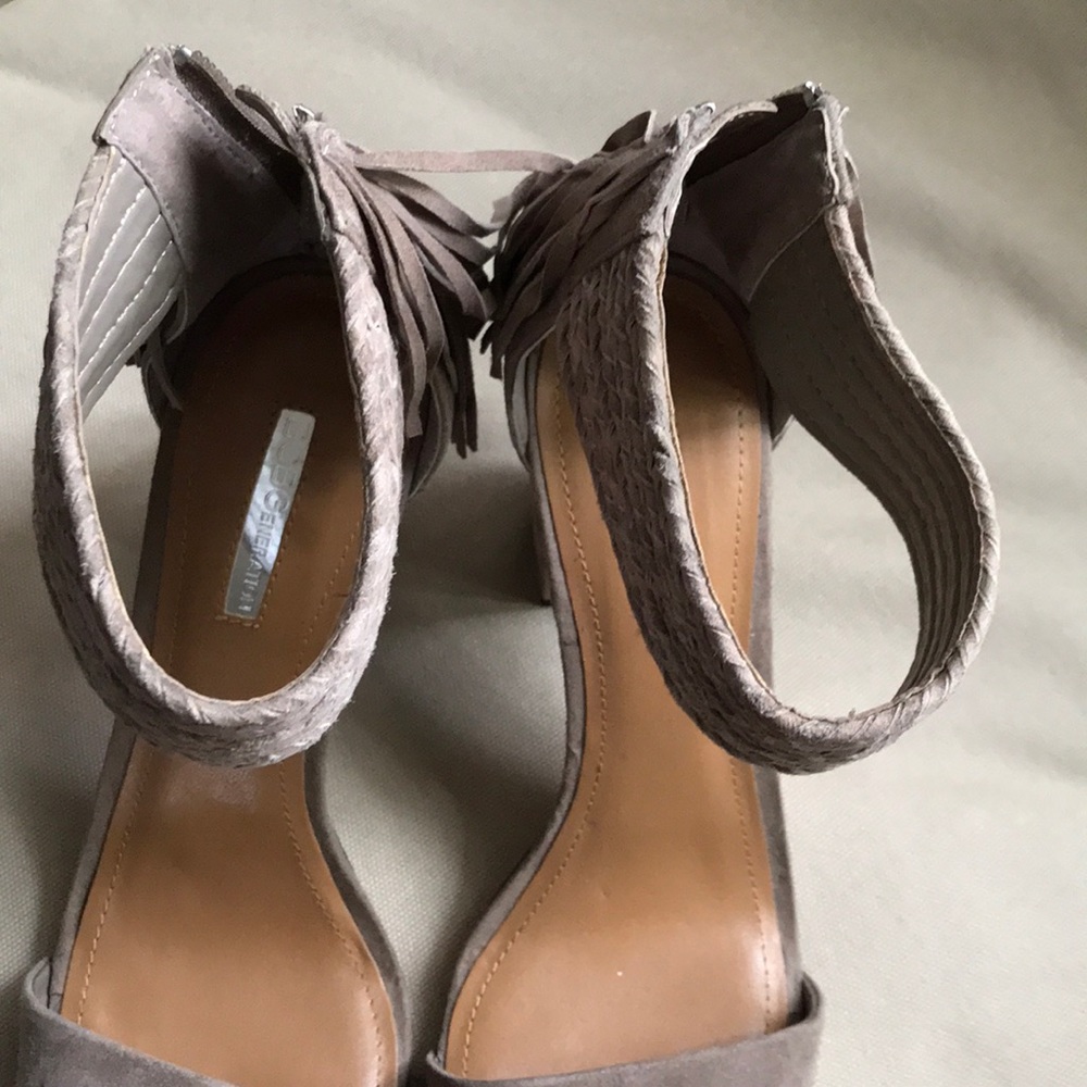 Bcbg heels - Picture 2 of 5